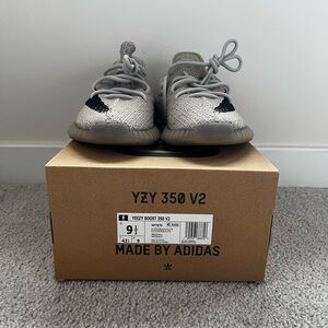 Adidas Yeezy Boost 350 V2 - Gray and Black